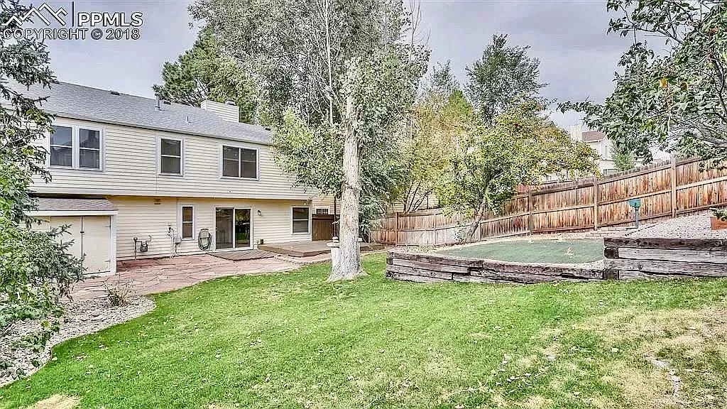 4 bed, 1800 sqft, $2,400 — Photo 2