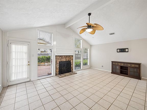 3rd image of 24919 Bovington Dr