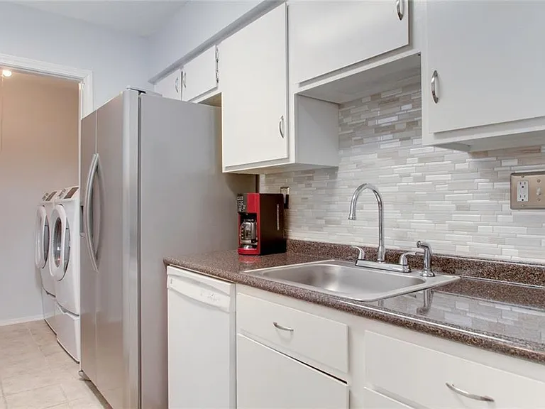 6050 Grelot Rd #103 — Photo 4