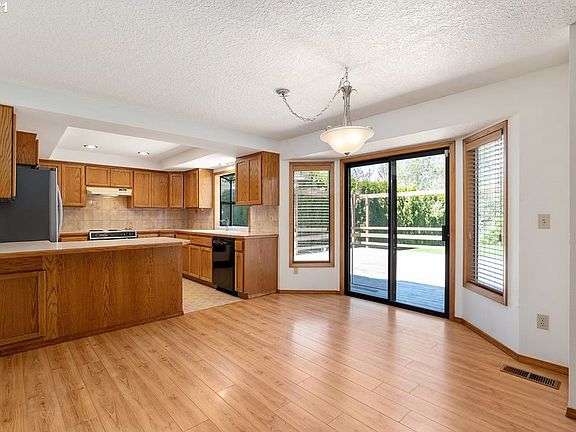 5th image of 4679 SE Mason Hill Dr