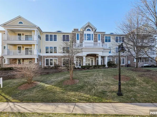 701 Four Seasons Ln #701, Montvale, NJ 07645