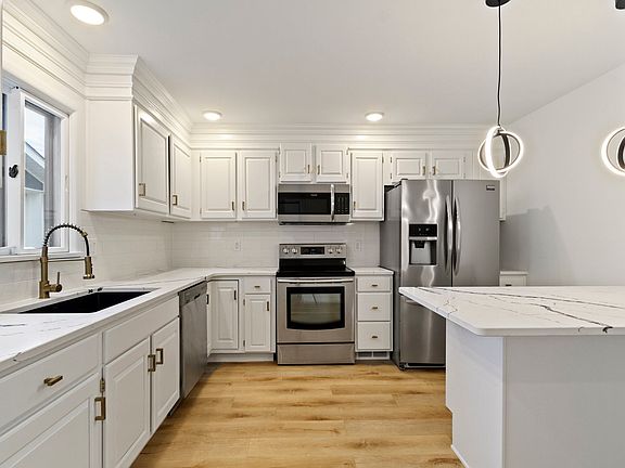 5th image of 5306 E Hill Dr