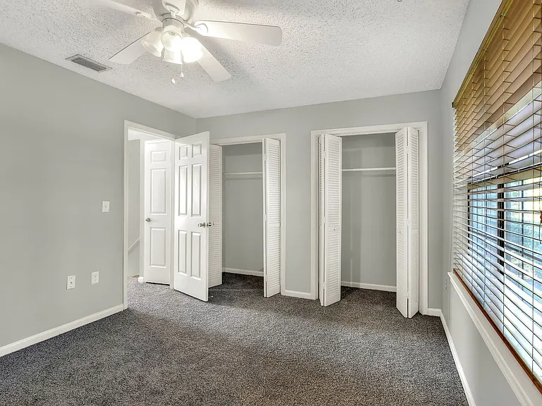 1860 Avenue Q SW — Photo 13