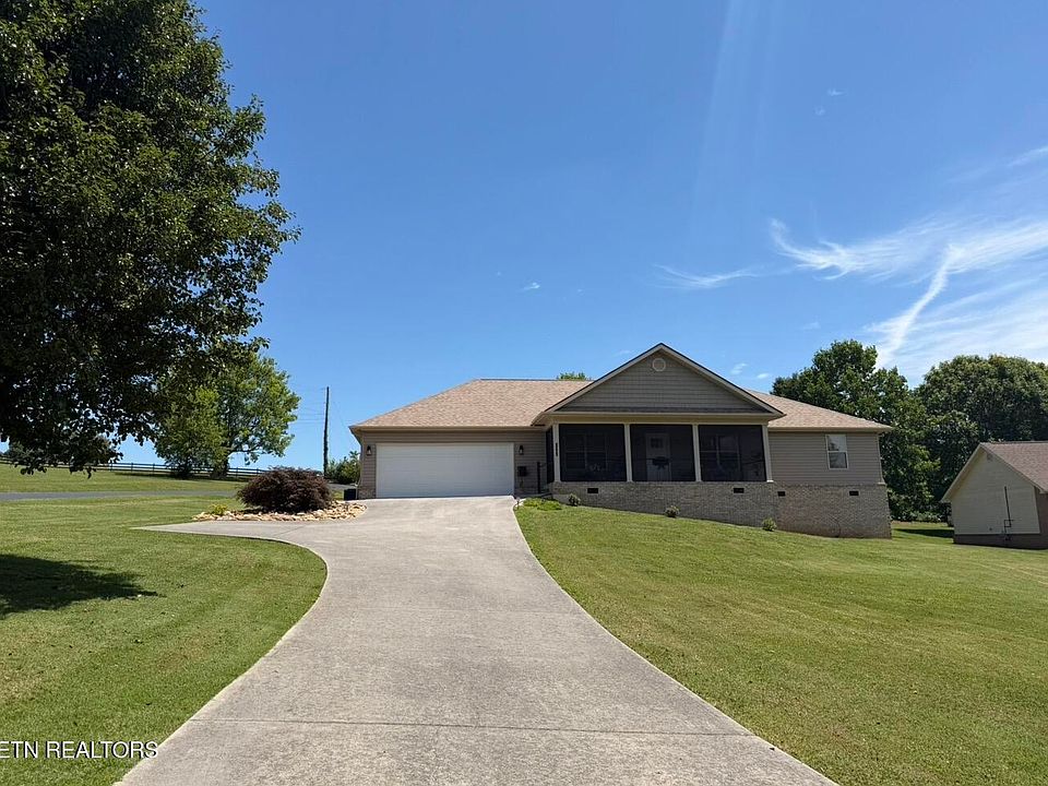 1st image of 2449 Oakview Ln