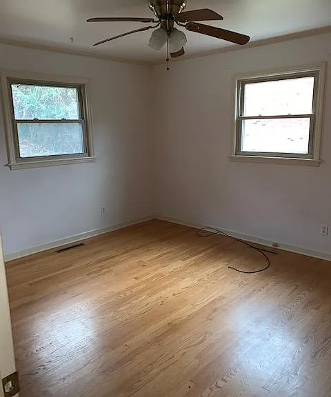 423 McKinley Ave — Photo 9