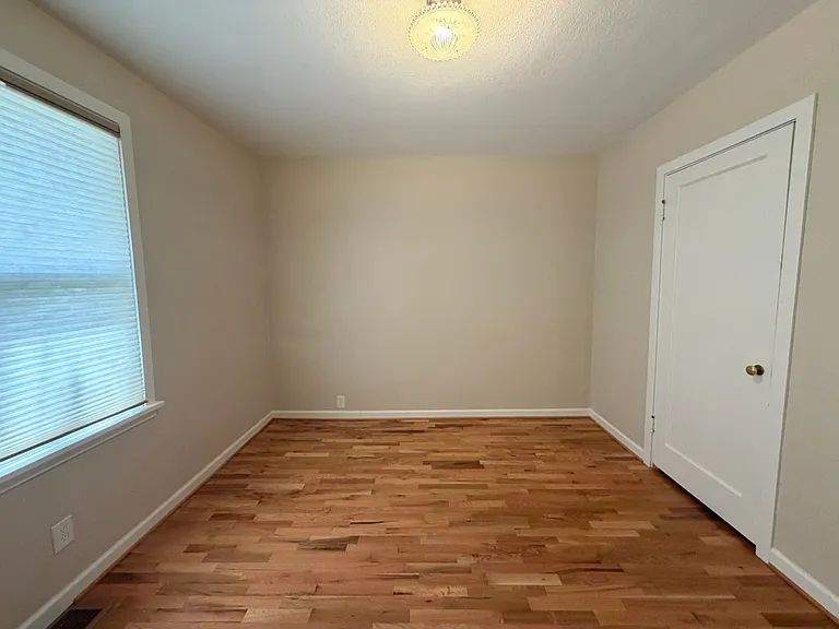1018 Cypress Ln — Photo 10