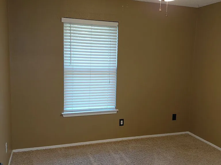 3725 Greenwood Rd — Photo 23