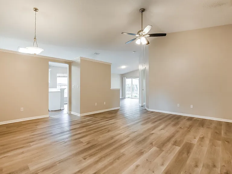 1912 Windsor Oak Dr — Photo 5