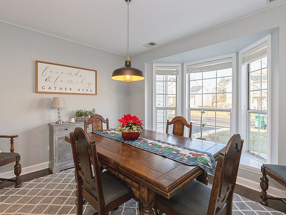 4th image of 1325 Sunrise Ln #1325