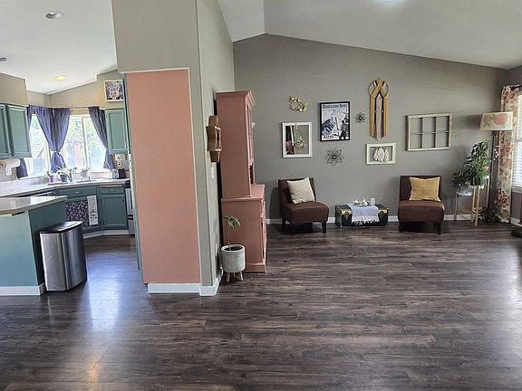 4th image of 2140 E Chateau Dr