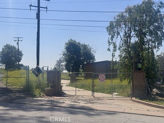 2nd image of 425 Arrowhead Rd