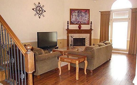 5th image of 10438 Bancroft Ln