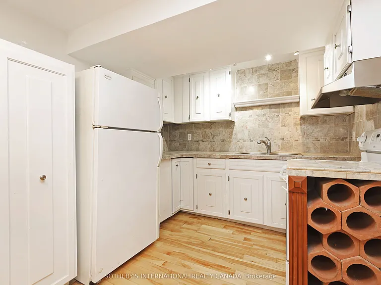212 Glebemount Ave #LOWER — Photo 10