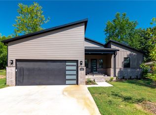 944 W Boone St, Fayetteville, AR 72701