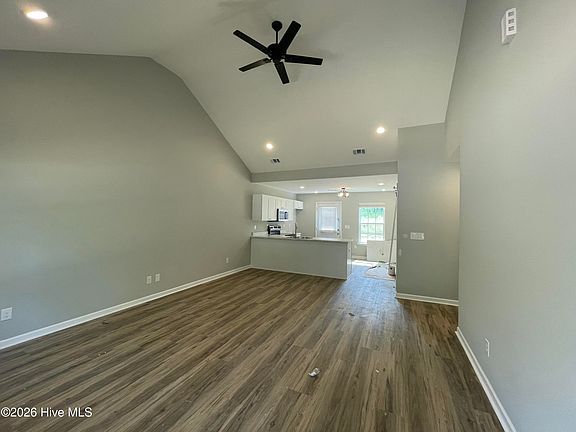 5th image of 633 Clary Street