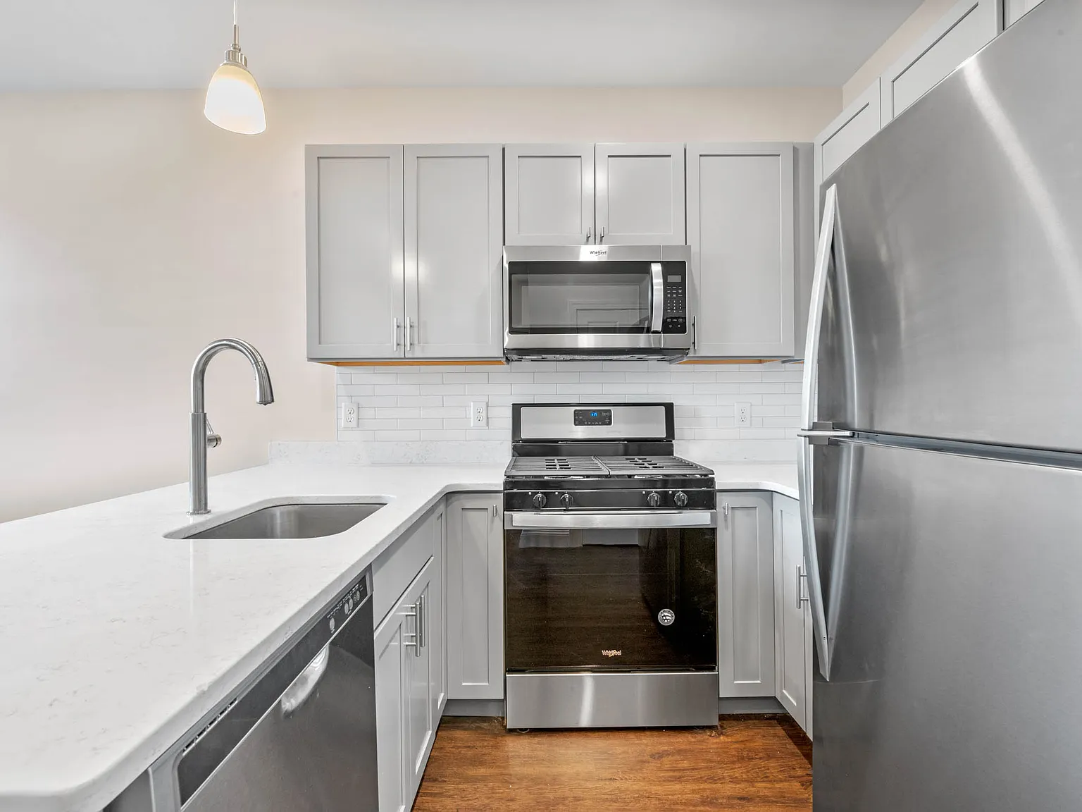 1 bed, 533 sqft, $1,975 — Photo 2