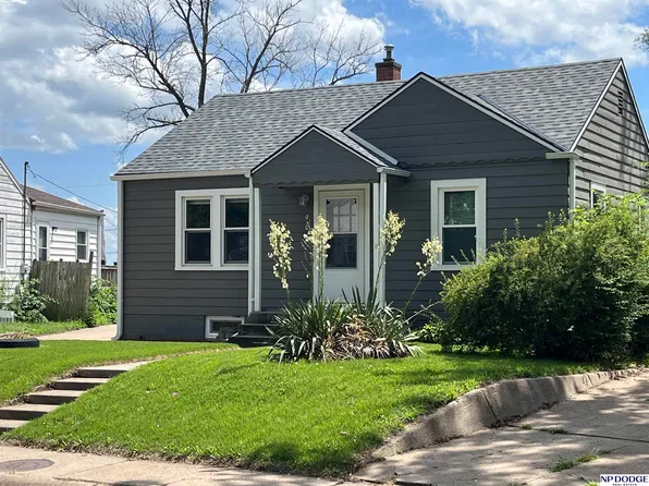 904 McLaughlin Cir, Bellevue, NE 68005