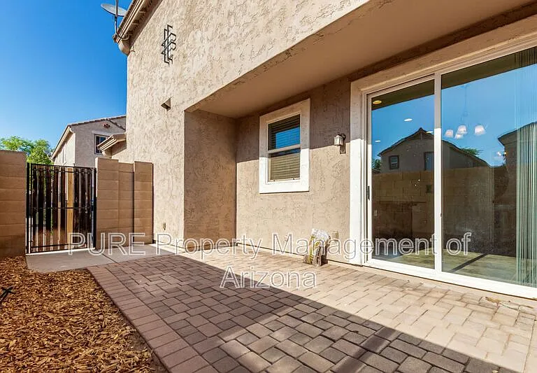 4044 E Oakland St — Photo 18