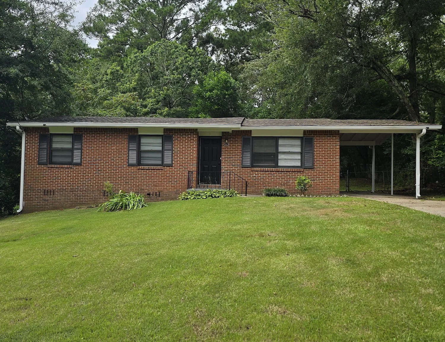 3 bed, 1125 sqft, $1,400 — Photo 1