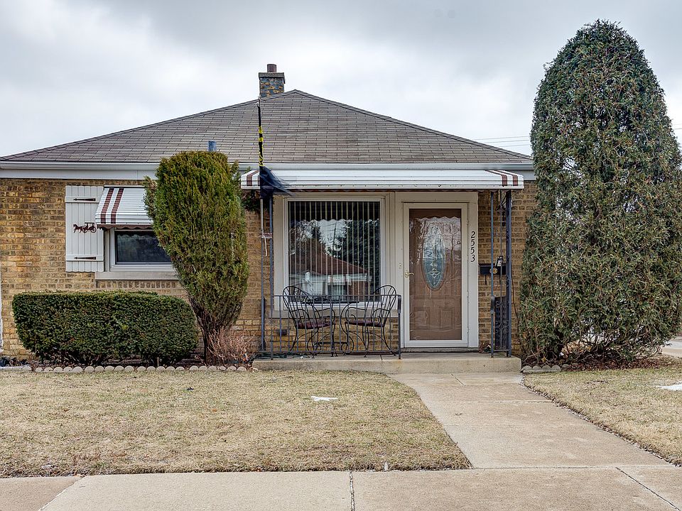1st image of 2553 Willow St