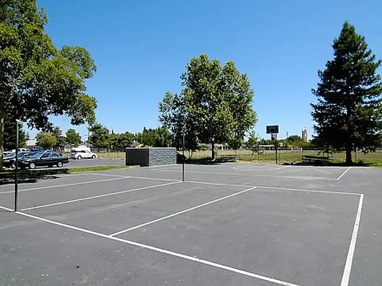 815 Bryte Ave — Photo 2