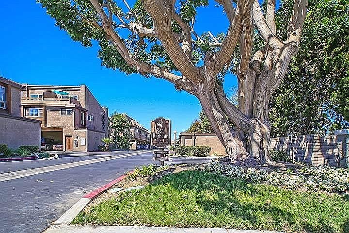 Sea Harbour Condo's HB