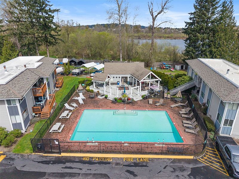 4th image of 17404 NE 45th Street #170