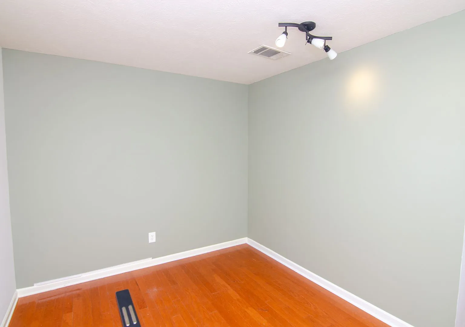 1790 Red Jacket Dr — Photo 3
