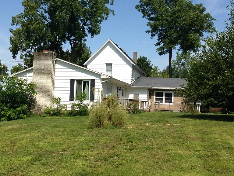 10133 Woodbury Rd — Photo 2