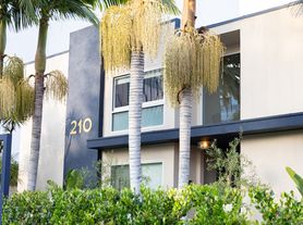 210 S Hamilton Dr, Beverly Hills, CA