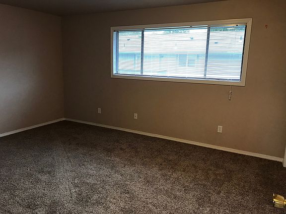 5th image of 1405 Lewis St #21