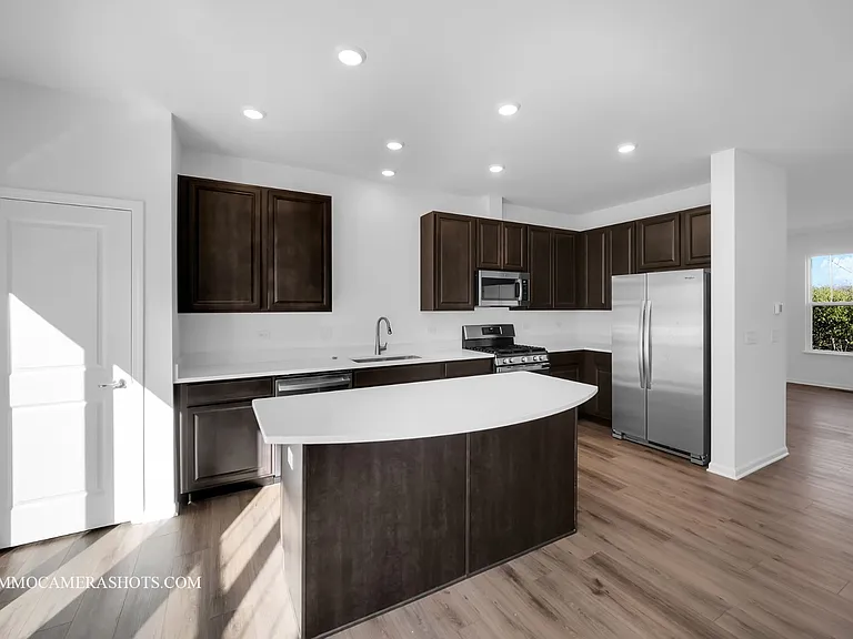 512 Wolverine Dr — Photo 5