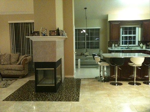 Living Room & Kitchen 