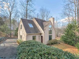 205 Homestead Ln, Charlottesville, VA 22902