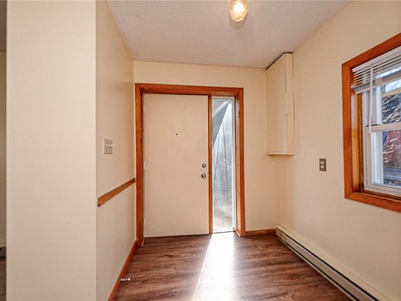 5th image of 418 Thorn Way
