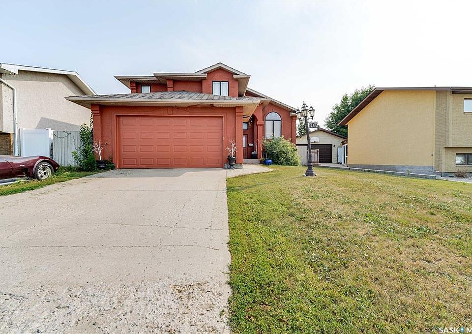 1st image of 294 Wellington DRIVE