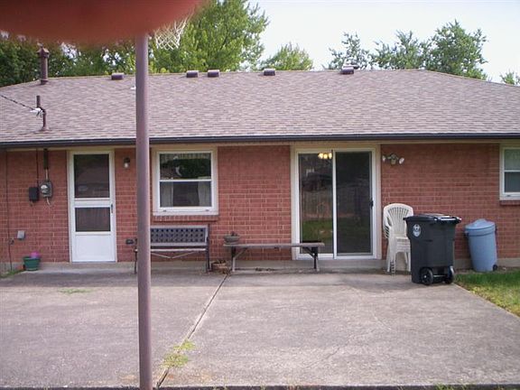 2nd image of 75 Waterford Dr