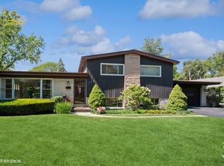 122 James Ct, Glenview, IL