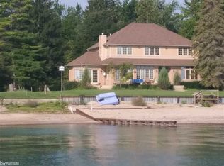 6328 Lakeshore Rd, Lakeport, MI 48059