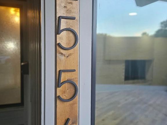 4th image of 2556 Country Club Dr