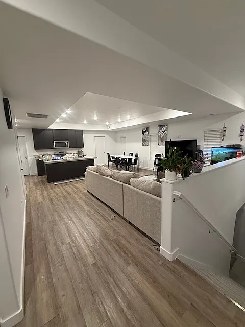 4 bed, 2.5 bath, 2513 sqft, $2,580 — Photo 3