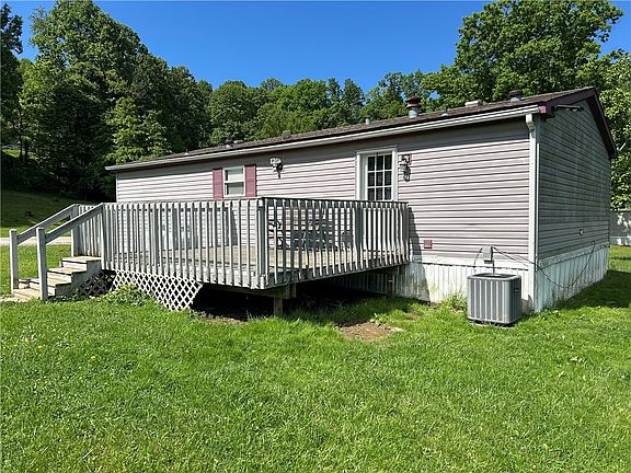 2nd image of 5 Spruce Ln