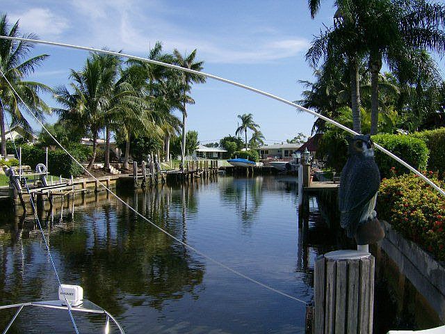 Private dock with ocean access ( 1fixed brige)