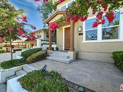 281 N Mar Vista Ave #3 — Photo 7