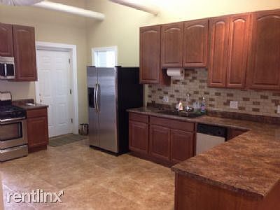 3rd image of 1563 N Milwaukee Ave APT 3