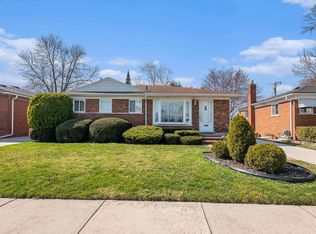 24675 Raven St, Eastpointe, MI 48021