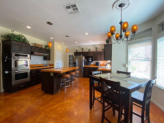 5th image of 7829 Ramblewood Ave