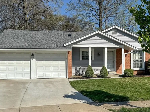 11940 Meadow Run Ct, Maryland Heights, MO 63043