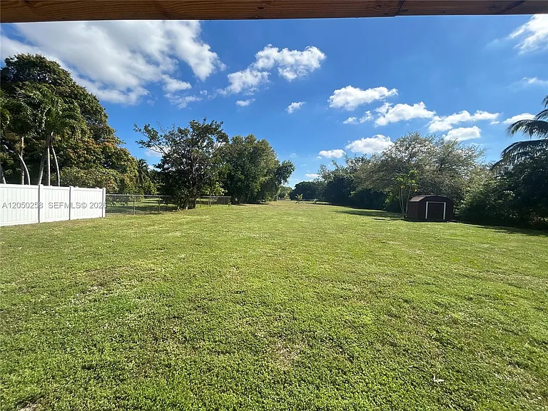 416 Bayberry Dr — Photo 29