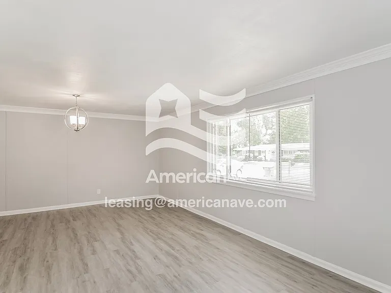 843707_003_wm_-_living_room_13005974.jpg